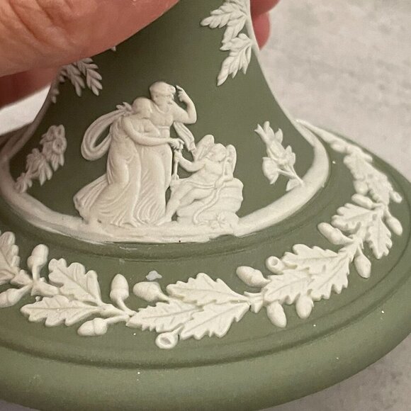 Wedgwood Green Jasperware White Cameo Set of Two 5" Reading Candlesticks c.1978 - Picture 3 of 11